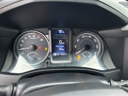 Used 2017 Toyota Tacoma TRD Off-Road image 18