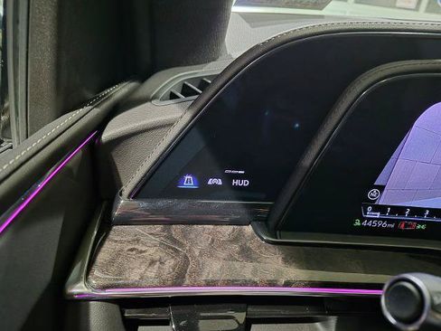 Used 2023 Cadillac Escalade Premium Luxury AWD/4WD image 25
