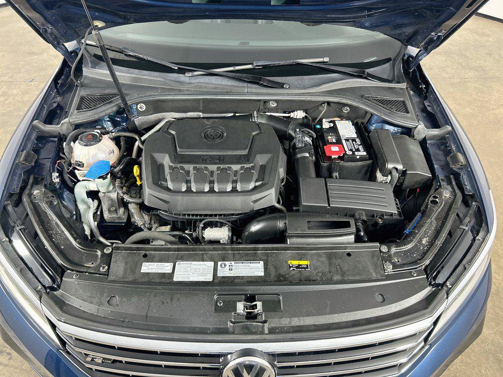 Used 2019 Volkswagen Passat 2.0T SE R-Line FWD image 31