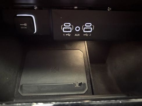 Certified 2024 Jeep Wagoneer L Series III w/ Premium Group I image 25