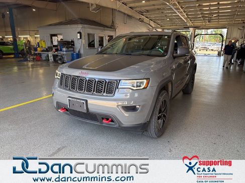 Used 2021 Jeep Grand Cherokee Trailhawk w/ Premium Lighting Group AWD/4WD image 1