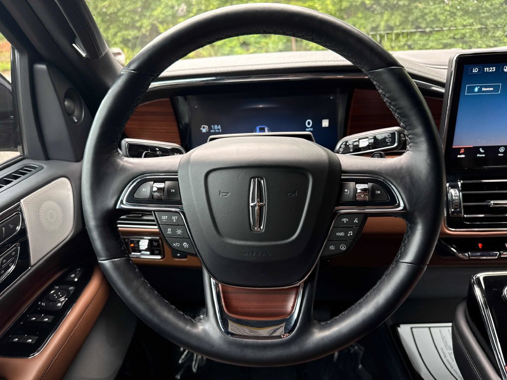 Used 2023 Lincoln Navigator Reserve AWD/4WD image 16