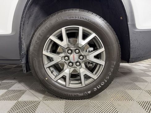 Used 2022 GMC Acadia SLE w/ Driver Convenience Package image 18