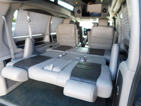 Used 2018 Chevrolet Express 2500 w/ Enhanced Convenience Package RWD image 71