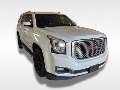 Used 2016 GMC Yukon Denali w/ Open Road Package AWD/4WD image 2