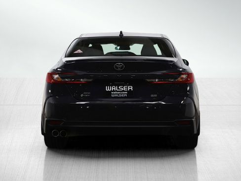 Used 2025 Toyota Camry SE image 4