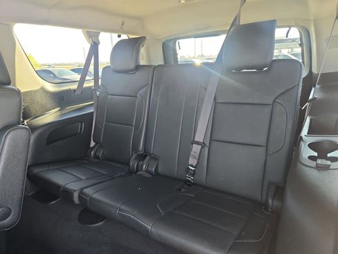 Used 2020 Chevrolet Suburban LT image 38