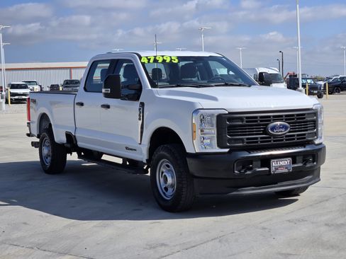Used 2024 Ford F350 XL w/ FX4 Off-Road Package AWD/4WD image 4
