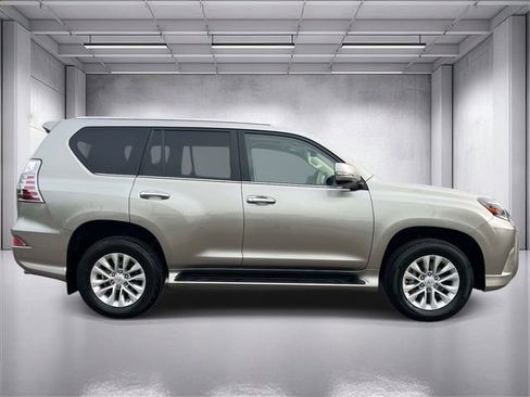 Used 2023 Lexus GX 460 Premium w/ Premium Plus Package AWD/4WD image 2