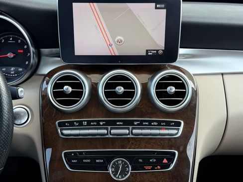 Used 2016 Mercedes-Benz C 300 4MATIC Sedan image 50