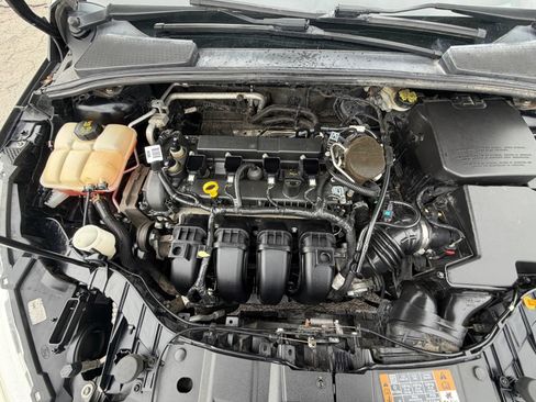 Used 2016 Ford Focus SE w/ SE Cold Weather Package FWD image 23