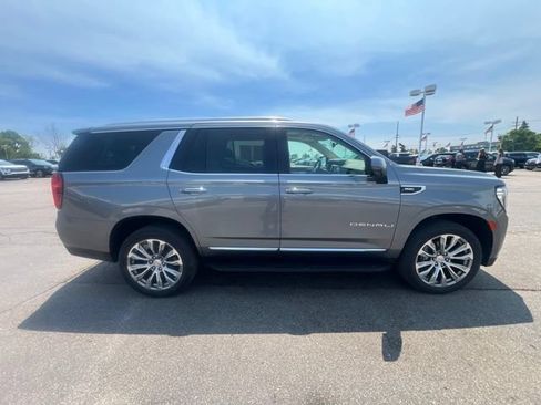 Used 2021 GMC Yukon Denali w/ Advanced Technology Package AWD/4WD image 4