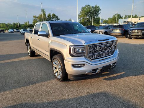 Used 2018 GMC Sierra 1500 Denali w/ Denali Ultimate Package AWD/4WD image 10
