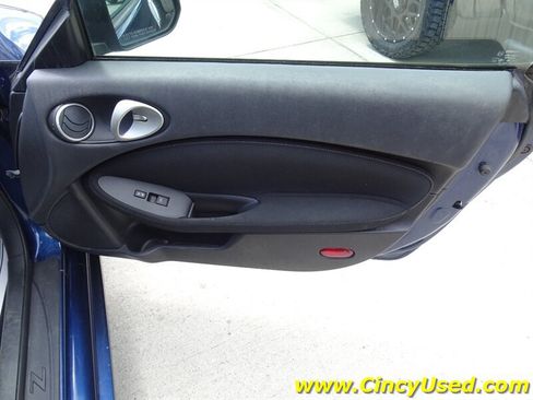 Used 2015 Nissan 370Z Coupe RWD image 25