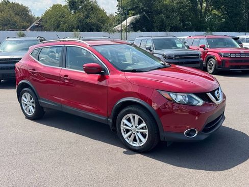 Used 2017 Nissan Rogue Sport SV w/ SV Premium Package AWD/4WD image 2