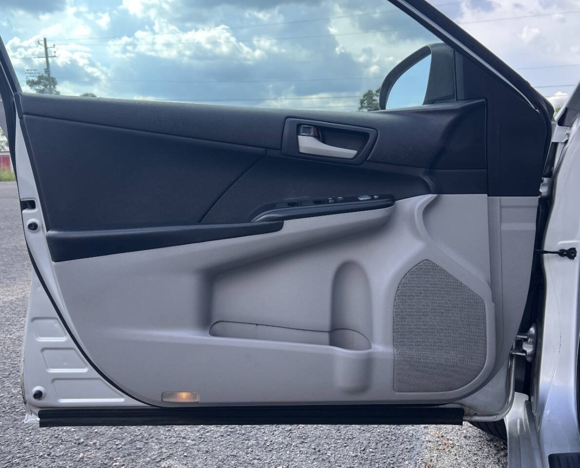 Used 2014 Toyota Camry FWD image 12