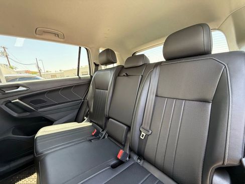 Used 2023 Volkswagen Tiguan SE image 7