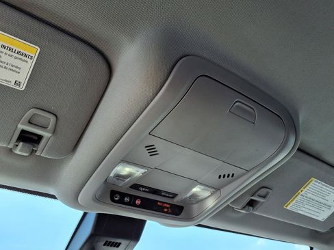 Used 2022 Chevrolet Equinox LT FWD image 10