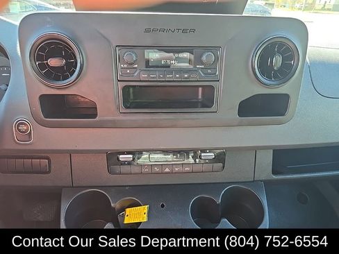 Used 2020 Freightliner Sprinter 3500 image 25