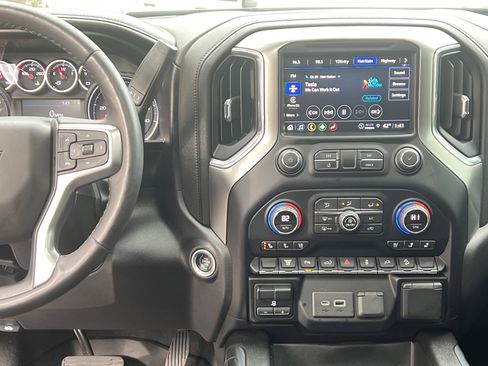 Used 2022 Chevrolet Silverado 2500 LTZ w/ LTZ Plus Package image 29