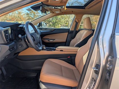 Used 2025 Lexus NX 350h 350h Premium image 18