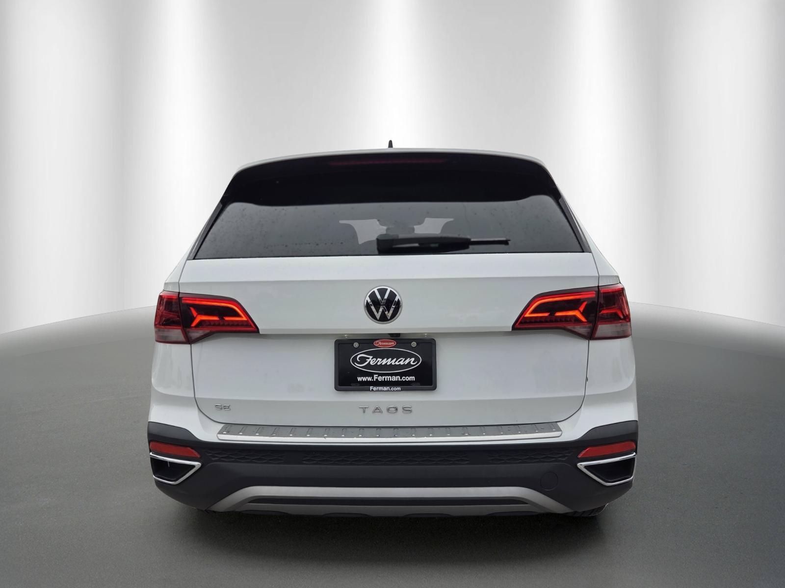 Used 2024 Volkswagen Taos SE FWD image 6