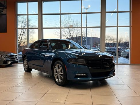 Used 2022 Dodge Charger SXT w/ Navigation & Travel Group image 6