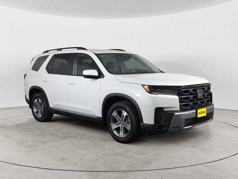 Certified 2026 Honda Pilot EX-L image 3
