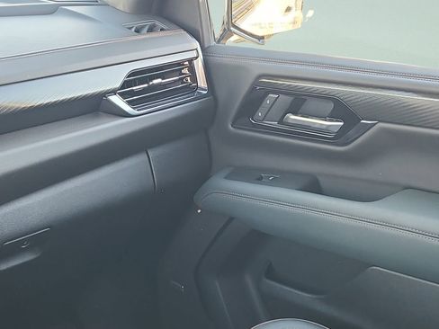 Used 2025 GMC Yukon AT4 w/ AT4 Premium Package image 16