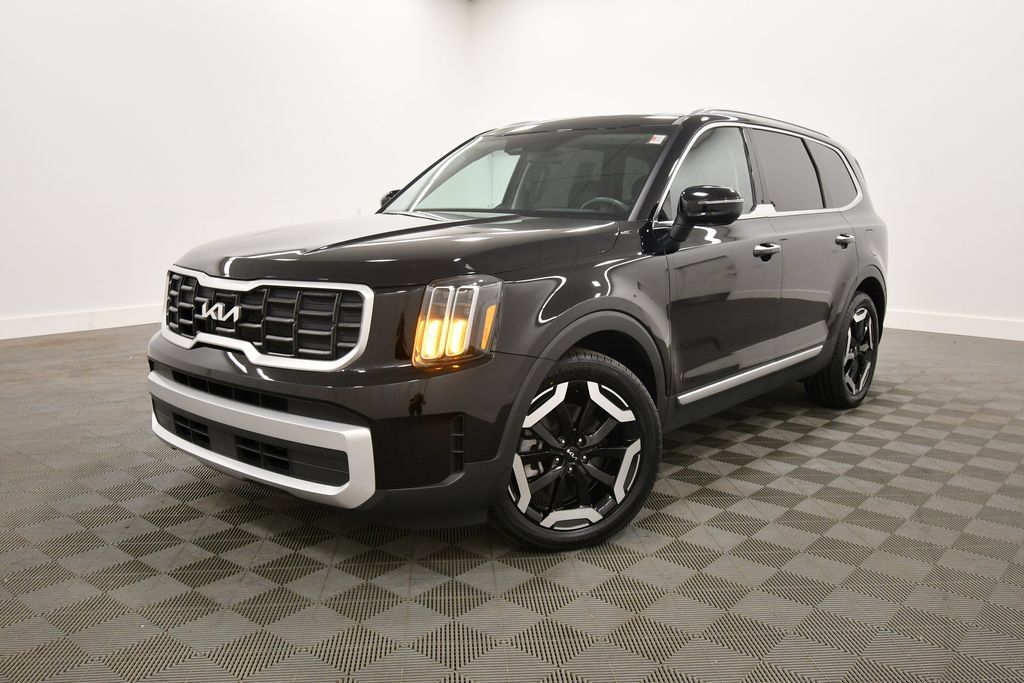 Certified 2024 Kia Telluride S w/ S Sunroof Package AWD/4WD image 2