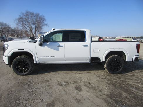 New 2026 GMC Sierra 2500 Denali Ultimate image 10