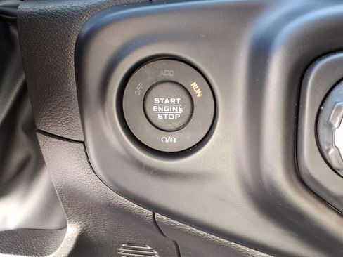 Used 2022 Jeep Gladiator Overland image 14