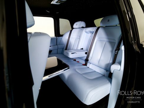 New 2027 Rolls-Royce Cullinan Black Badge AWD/4WD image 19