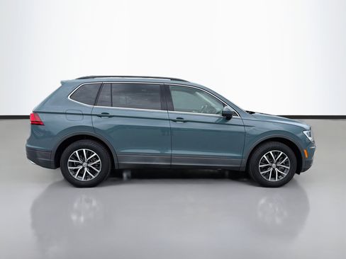 Used 2019 Volkswagen Tiguan SE w/ Panoramic Sunroof Package AWD/4WD image 6