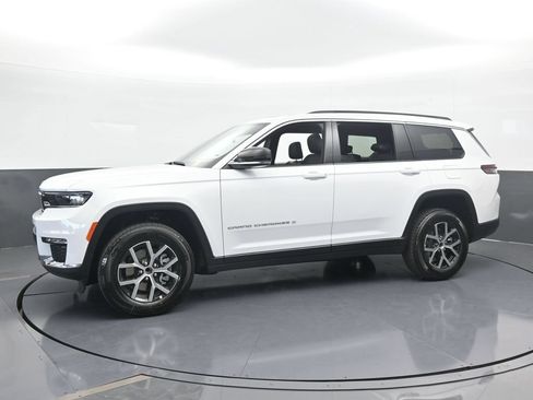 Used 2025 Jeep Grand Cherokee L Limited RWD image 2