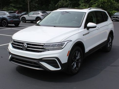 Used 2022 Volkswagen Tiguan SE AWD/4WD image 8