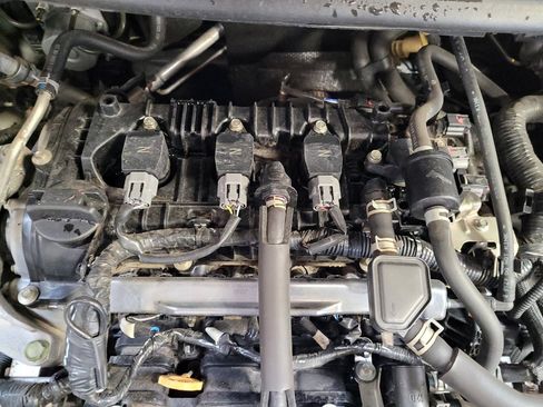 Used 2020 Nissan Versa SV FWD image 30