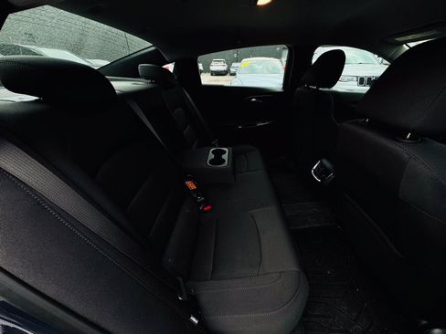 Used 2025 Chevrolet Malibu LT w/ Sport Edition FWD image 17