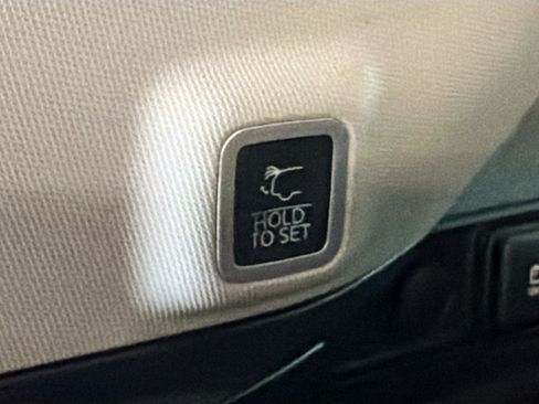 Used 2023 Jeep Grand Cherokee 4WD 4xe w/ Luxury Tech Group II image 32
