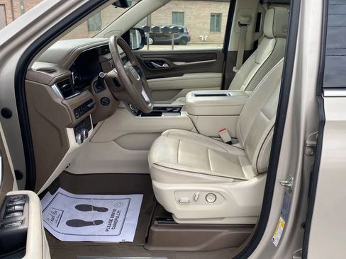 Used 2021 GMC Yukon XL Denali w/ Denali Premium Package AWD/4WD image 15