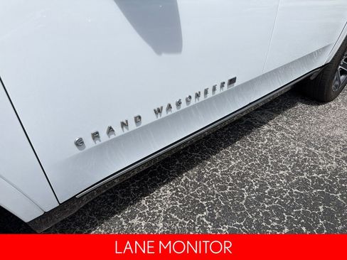 Used 2024 Jeep Grand Wagoneer L 4WD image 12