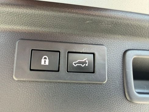 Used 2023 Subaru Forester Limited image 8