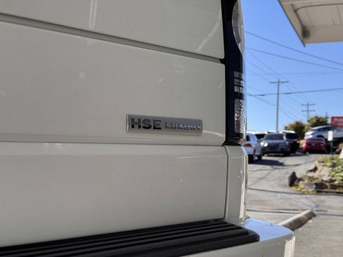 Used 2016 Land Rover LR4 HSE LUX AWD/4WD image 5