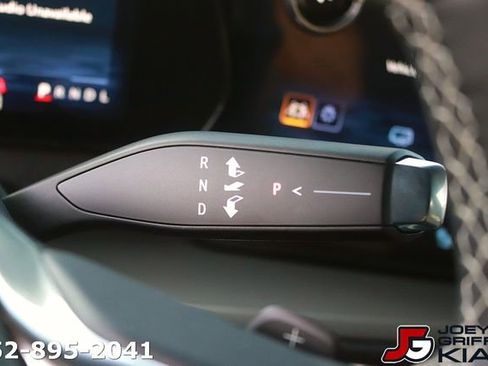 Used 2026 Chevrolet Traverse LT w/ Sun and Wheel Package FWD image 24