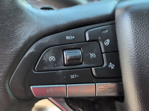Used 2023 Cadillac Escalade Premium Luxury AWD/4WD image 18