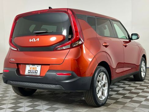 Used 2022 Kia Soul LX w/ Technology Package FWD image 4