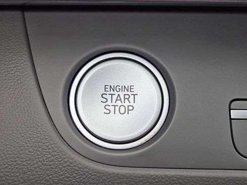 Used 2024 Hyundai Elantra SEL image 19