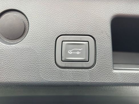Used 2025 Chevrolet Equinox LT w/ Convenience Package II AWD/4WD image 7