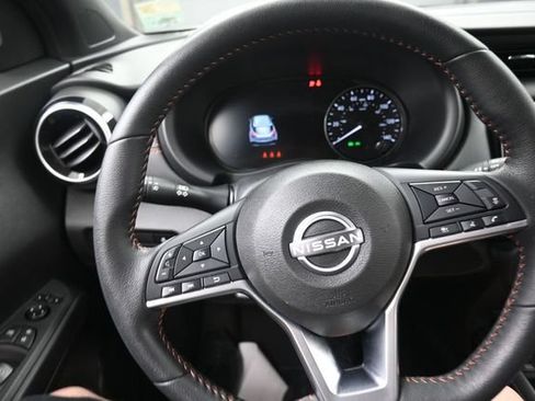 Used 2023 Nissan Kicks SR w/ SR Premium Package FWD image 8