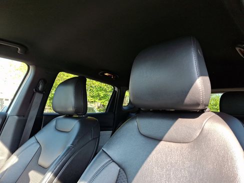 Used 2024 Jeep Compass Latitude AWD/4WD image 21